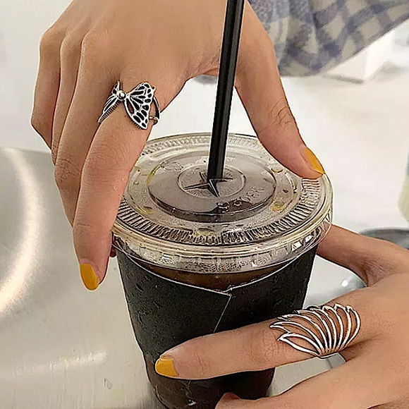 STERLING SILVER ANGEL WING & HOLLO OUT BUTTERFLY RING SET - Picture 3 of 8